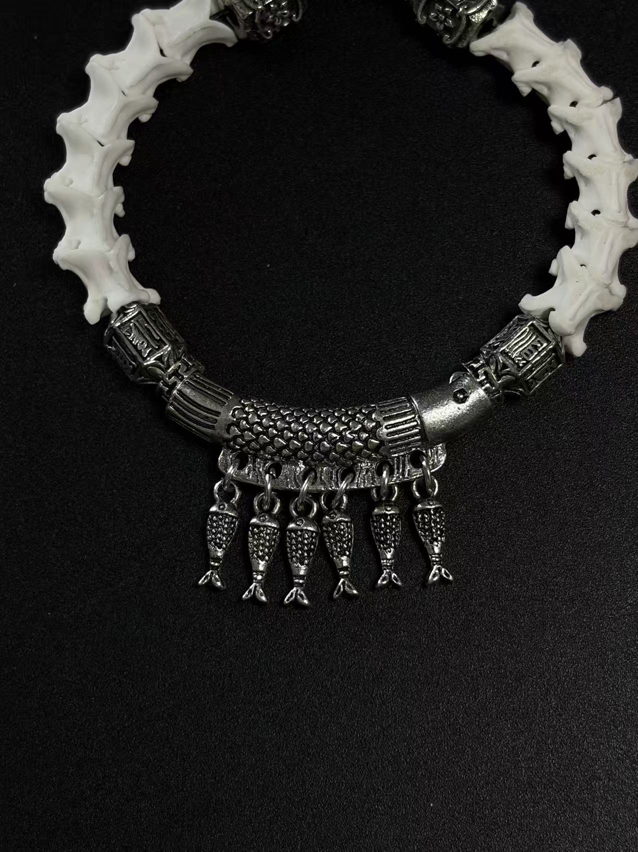 Real Snake Bone Bracelet – Skull Charm, Fish Scale Centerpiece & Bone Bead Gothic Dark Style