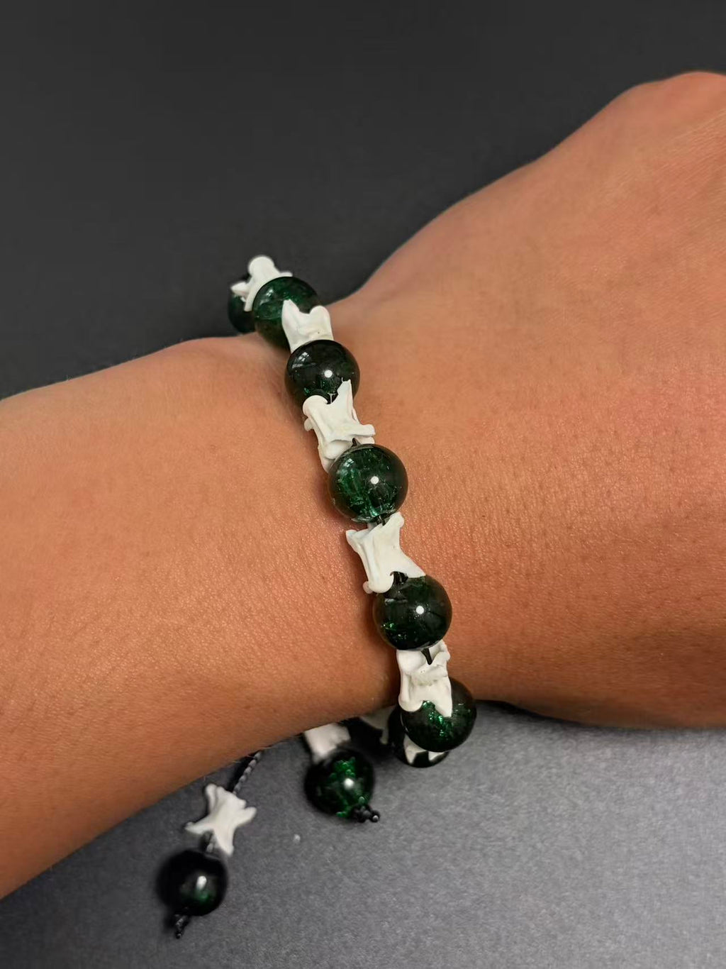 Real Snake Bone Bracelet – Dark Green Crackle Glass Beads & Vertebrae Spacers | Natural Jade-Like Finish