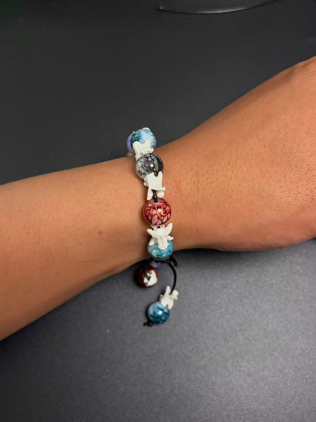 Real Snake Bone Bracelet – Seven Color Crackle Glass Beads & Vertebrae Spacers | Chakra Rainbow Dark Style