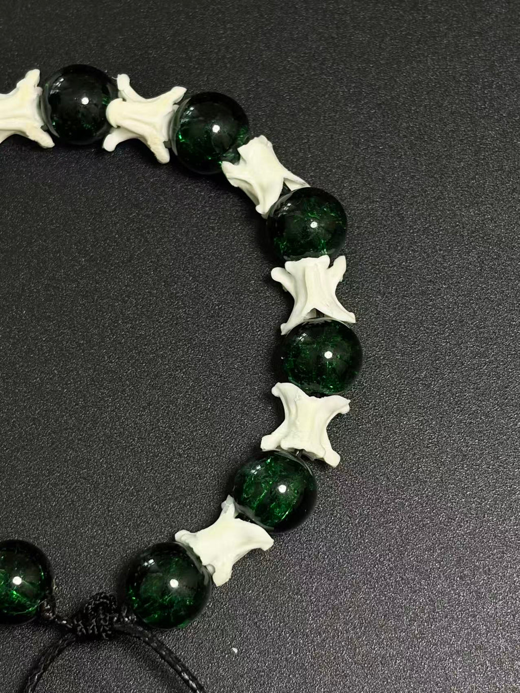 Real Snake Bone Bracelet – Dark Green Crackle Glass Beads & Vertebrae Spacers | Natural Jade-Like Finish