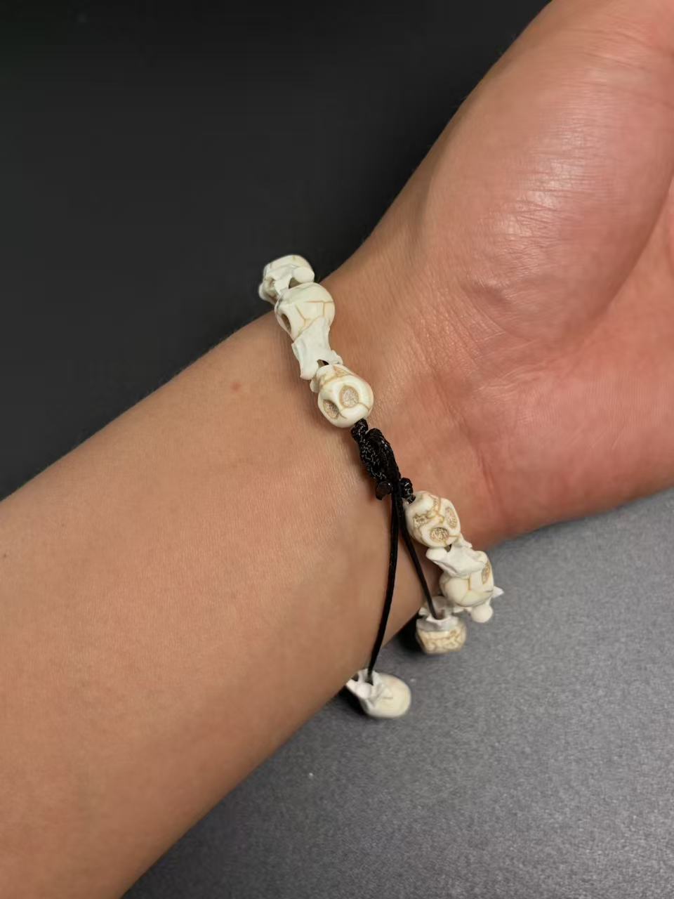 Real Snake Bone Bracelet – White Howlite Skull Beads & Vertebrae Spacers | All-White Gothic Dark Style
