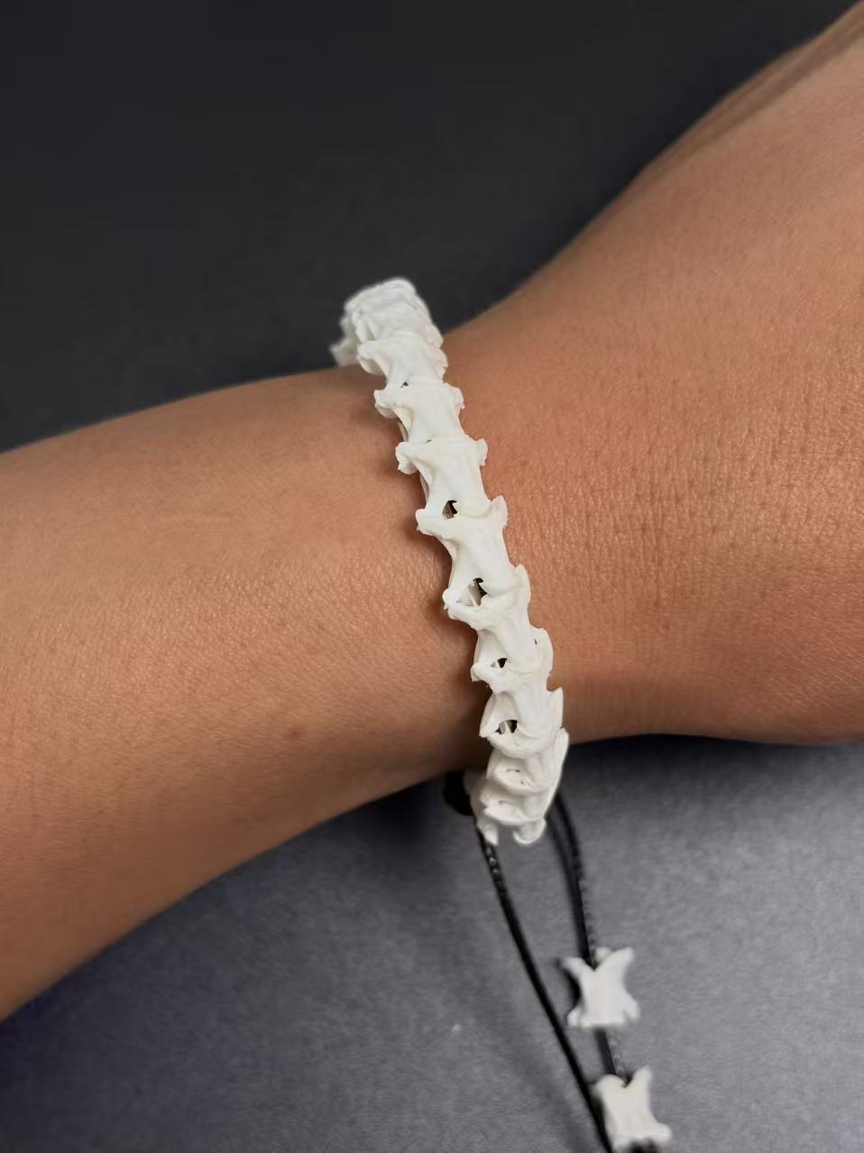 Real Snake Bone Bracelet – Pure Single Wrap Vertebrae Chain, No Beads, Bone Cord Tips | Raw Minimalist Dark Style
