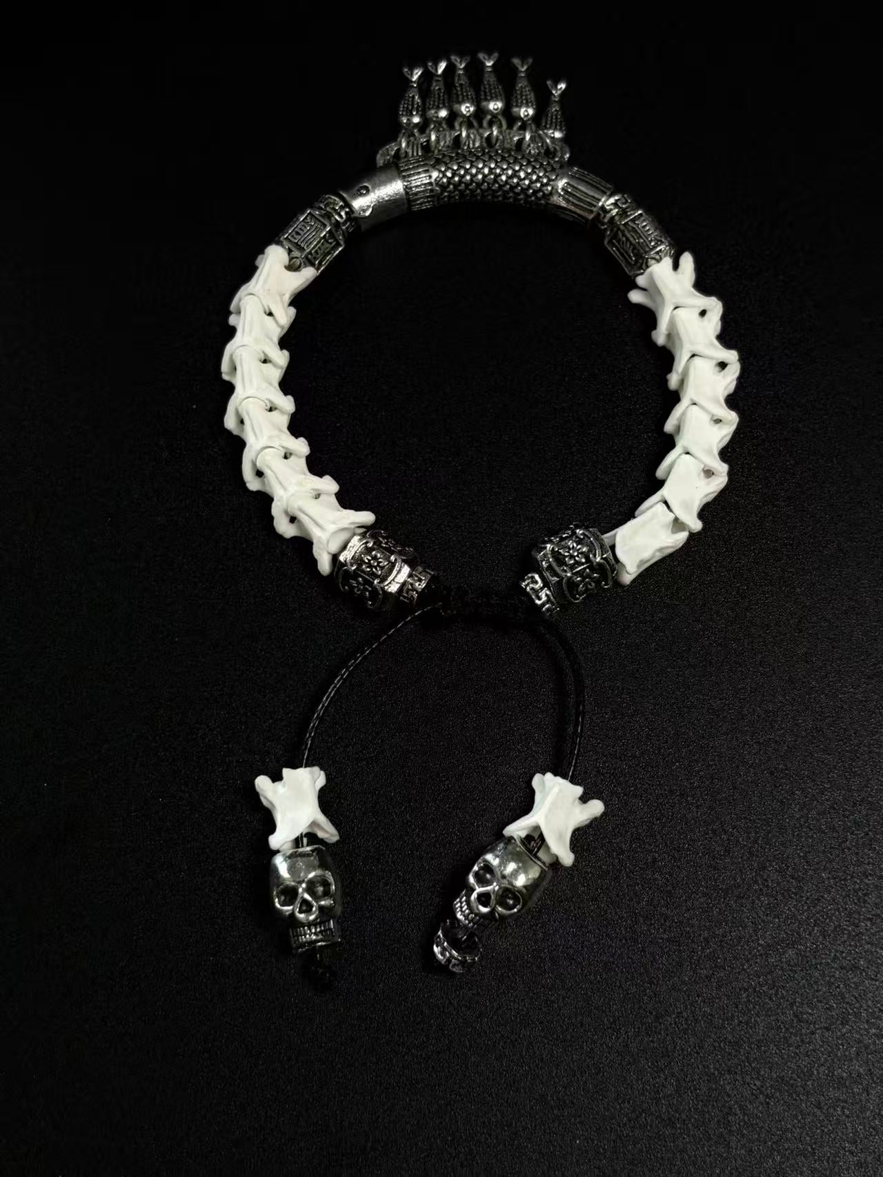 Real Snake Bone Bracelet – Skull Charm, Fish Scale Centerpiece & Bone Bead Gothic Dark Style