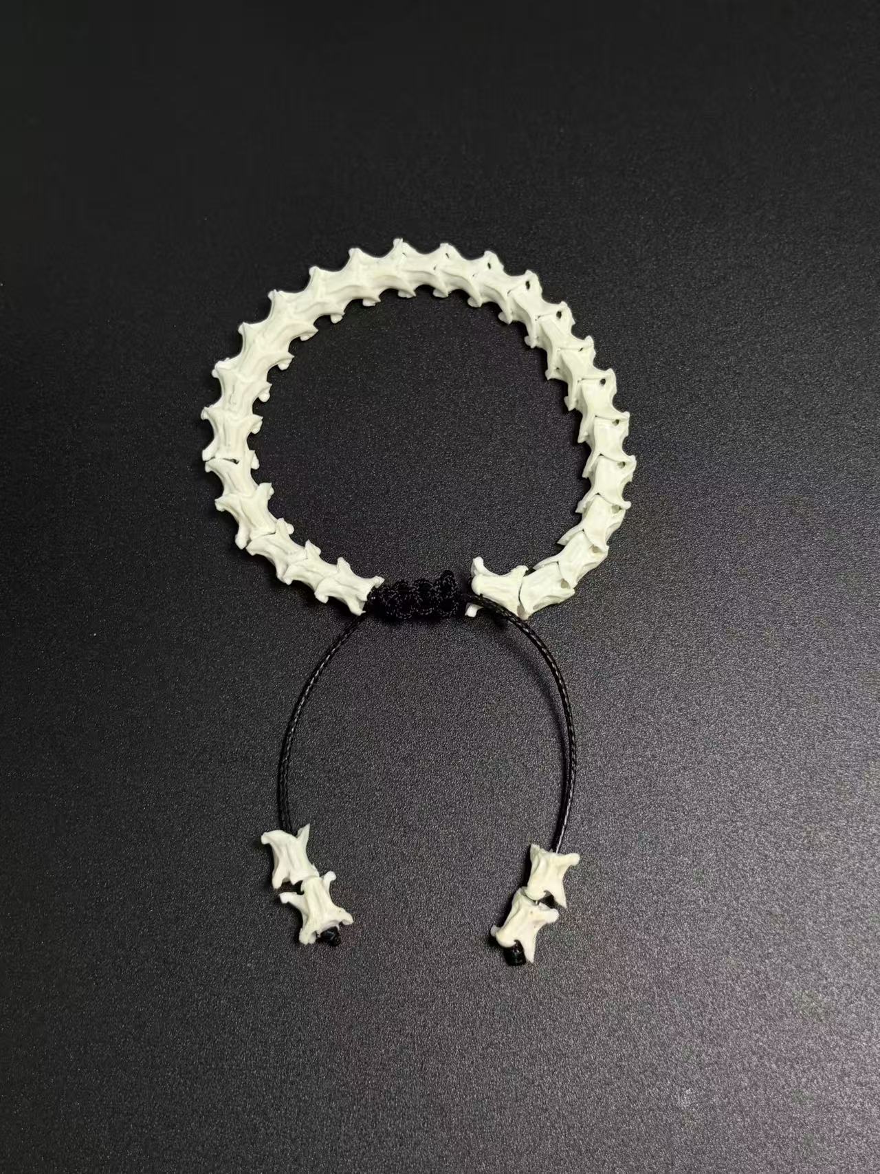 Real Snake Bone Bracelet – Pure Single Wrap Vertebrae Chain, No Beads, Bone Cord Tips | Raw Minimalist Dark Style
