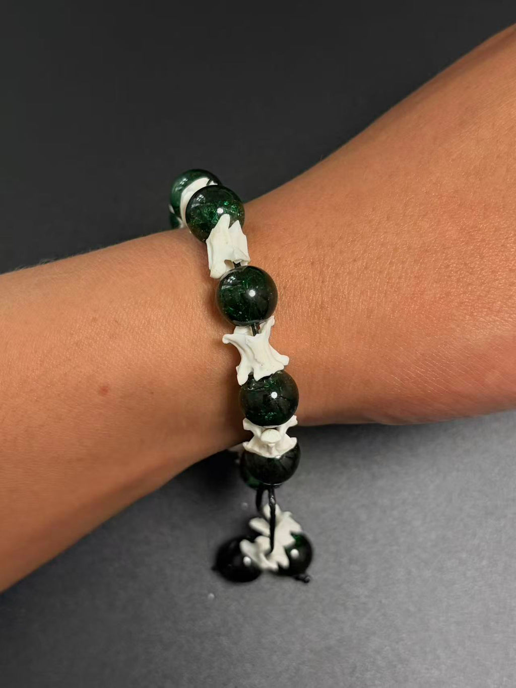 Real Snake Bone Bracelet – Dark Green Crackle Glass Beads & Vertebrae Spacers | Natural Jade-Like Finish