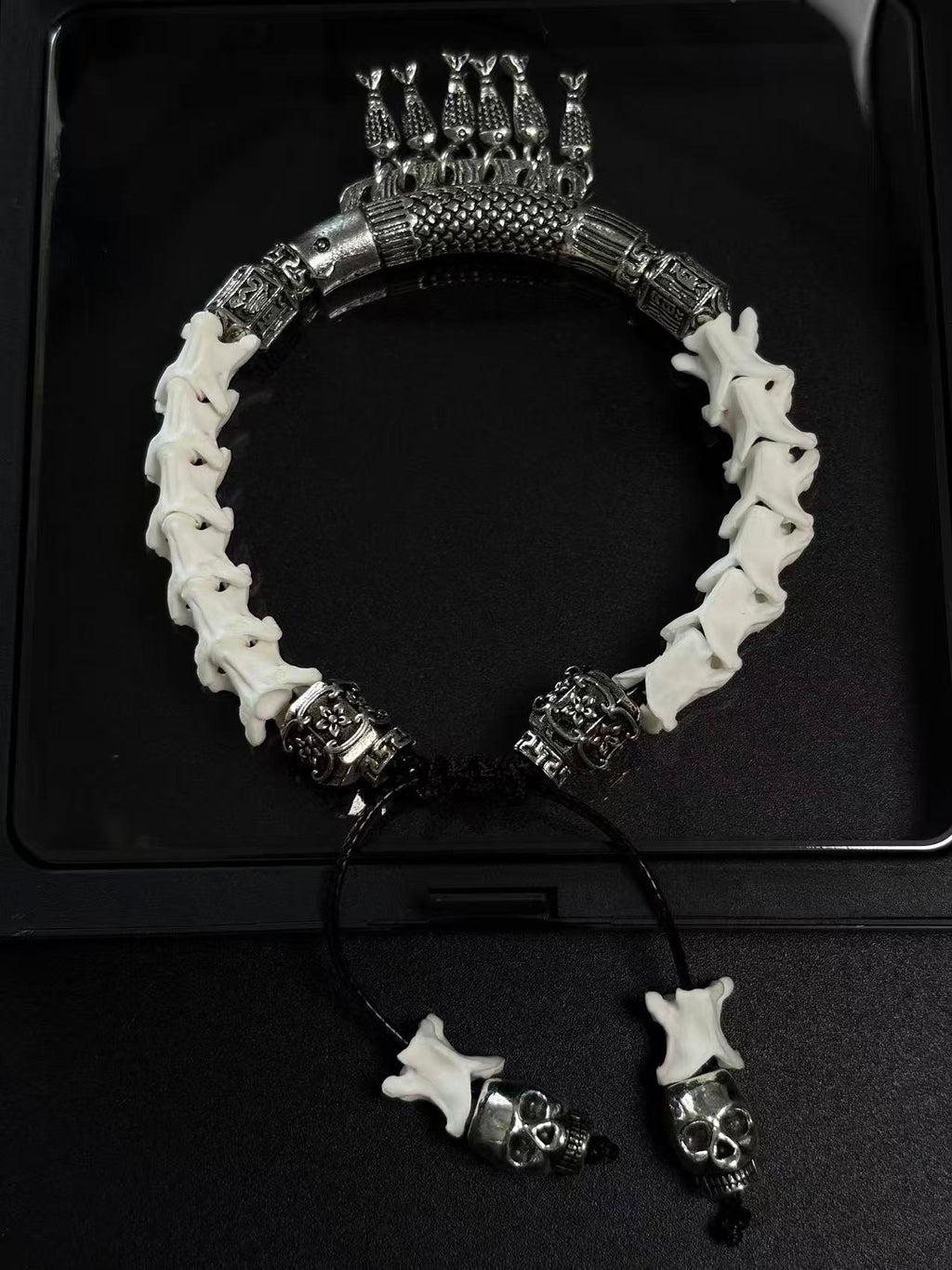 Real Snake Bone Bracelet – Skull Charm, Fish Scale Centerpiece & Bone Bead Gothic Dark Style