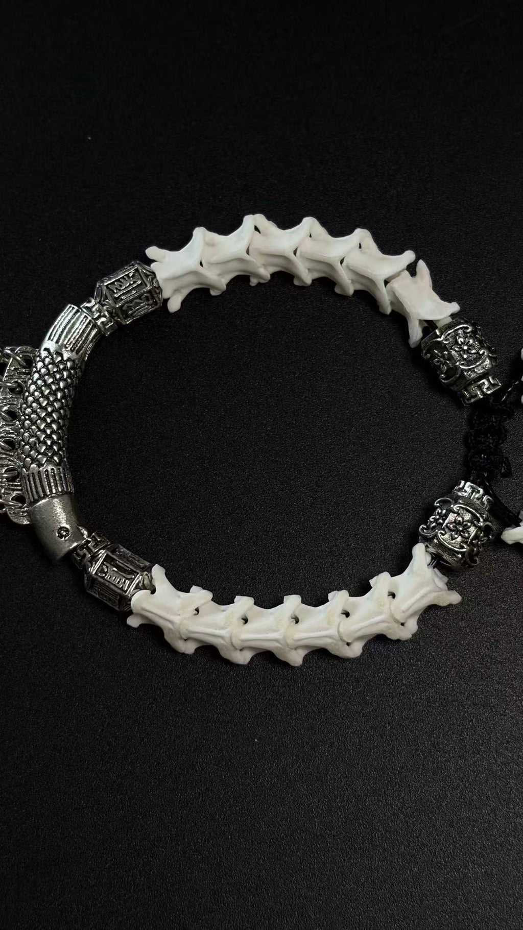 Real Snake Bone Bracelet – Skull Charm, Fish Scale Centerpiece & Bone Bead Gothic Dark Style