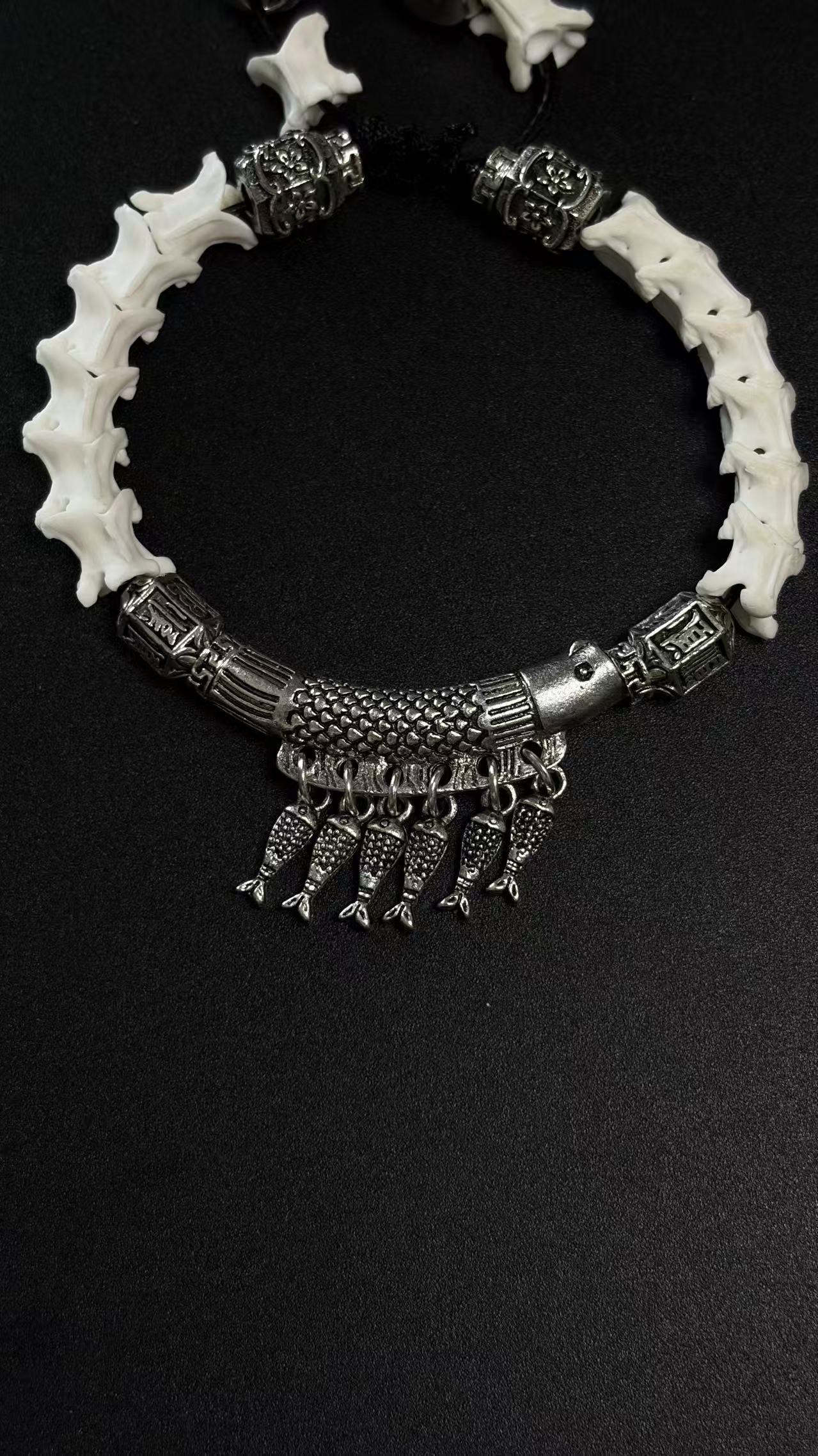 Real Snake Bone Bracelet – Skull Charm, Fish Scale Centerpiece & Bone Bead Gothic Dark Style