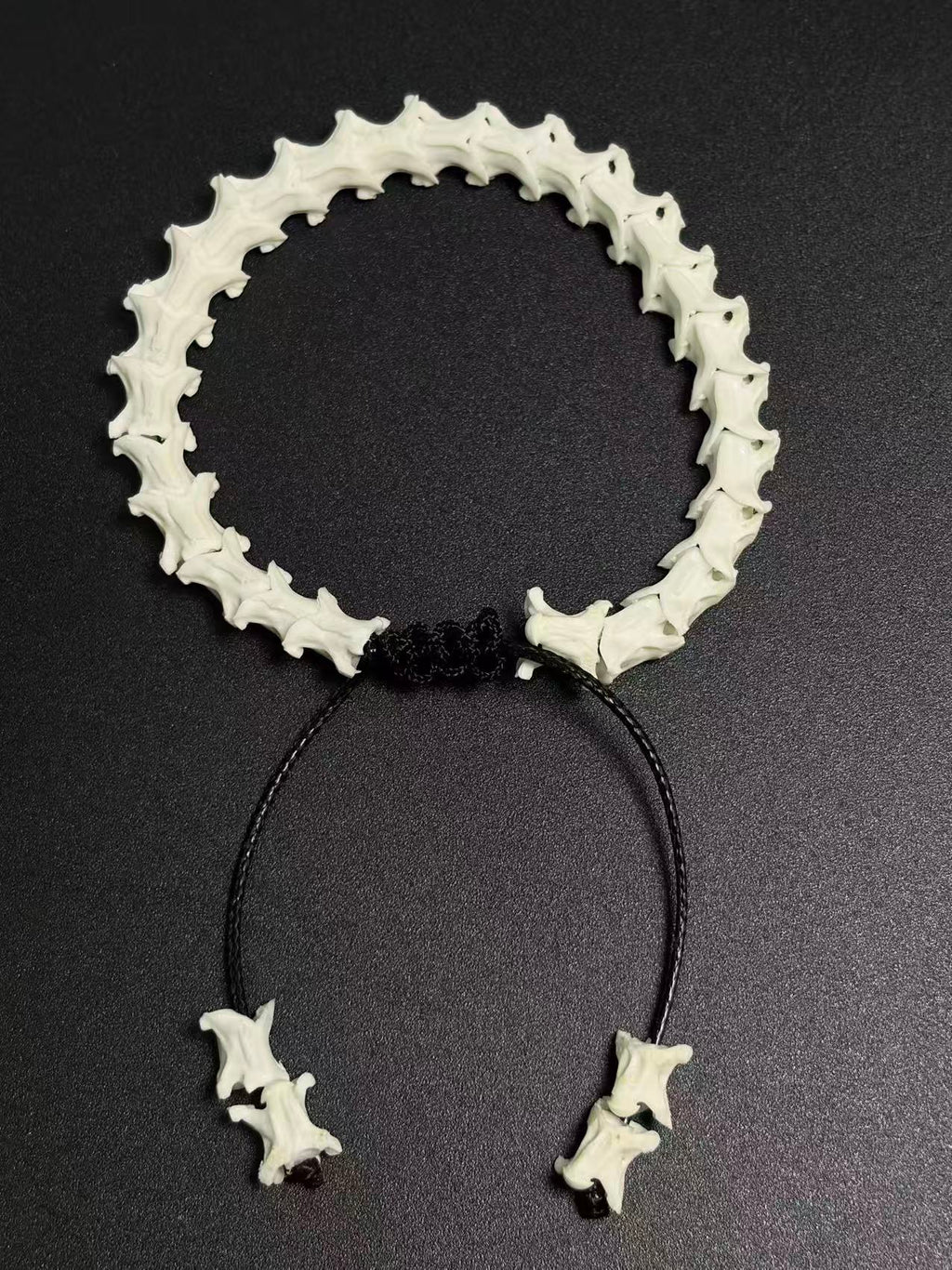 Real Snake Bone Bracelet – Pure Single Wrap Vertebrae Chain, No Beads, Bone Cord Tips | Raw Minimalist Dark Style