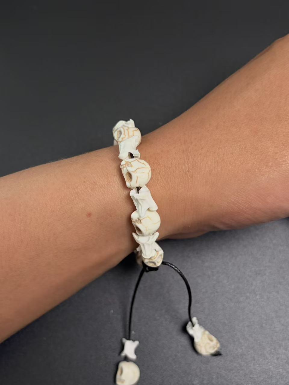 Real Snake Bone Bracelet – White Howlite Skull Beads & Vertebrae Spacers | All-White Gothic Dark Style