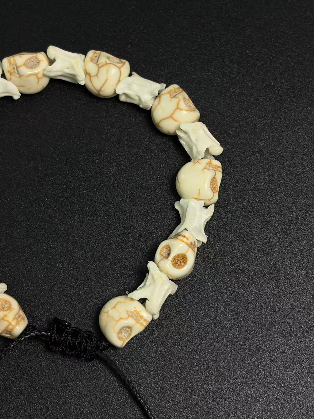 Real Snake Bone Bracelet – White Howlite Skull Beads & Vertebrae Spacers | All-White Gothic Dark Style